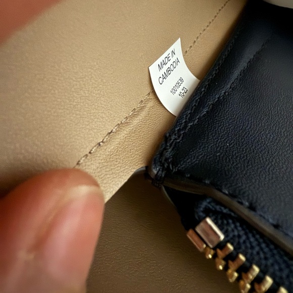 NWT ,Tory Burch Blake center zip Navy Blue with gold hardware Tote Bag - Picture 9 of 16